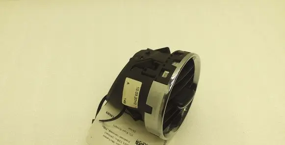 Peugeot RCZ Dash center air vent grill Y05201