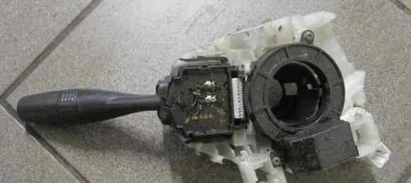 Mitsubishi Montero Multifunctional control switch/knob 8600A060