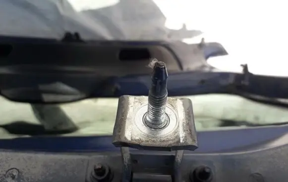 Peugeot 206 Tailgate/trunk/boot hinge
