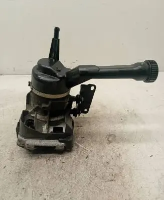 Peugeot 308 Power steering pump 9686207180 A0015817