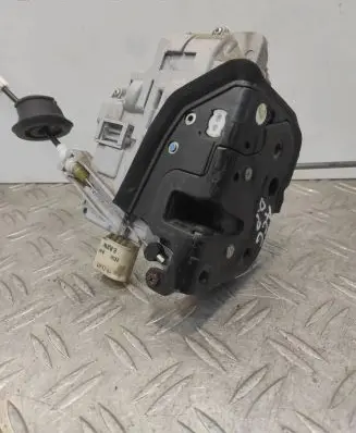 Audi A6 S6 C6 4F Front door lock 4F1837018