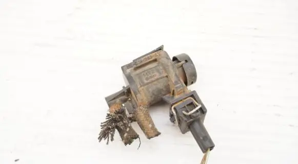 Volkswagen Polo III 6N 6N2 6NF Valve vacuum 191906283