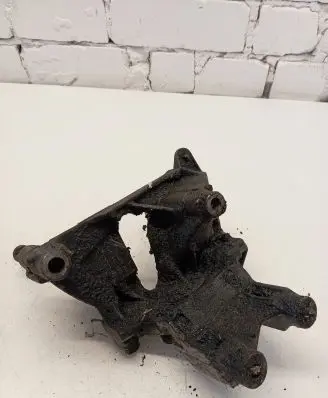 Volkswagen Transporter - Caravelle T5 Engine mounting bracket 070199343B