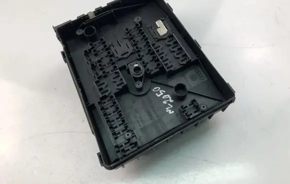 Volkswagen Caddy Fuse box set 1K0937125A