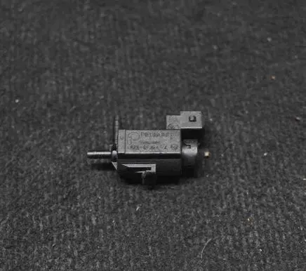Volvo S60 Turbo solenoid valve 72224010