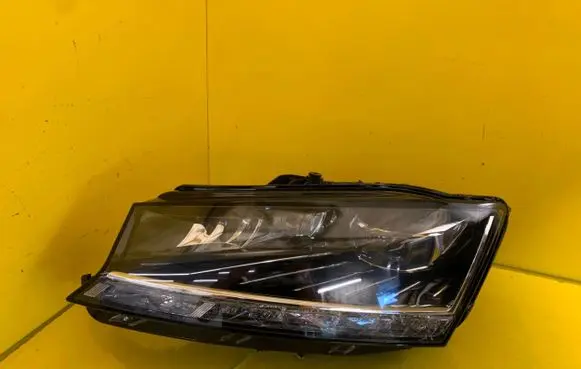 Skoda Fabia Mk3 (NJ) Headlight/headlamp 6V1941015F
