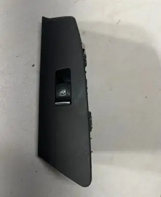 BMW 5 G30 G31 Electric window control switch 9327031