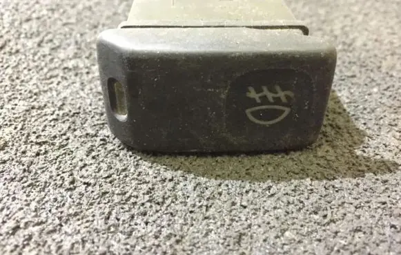 Fog light switch