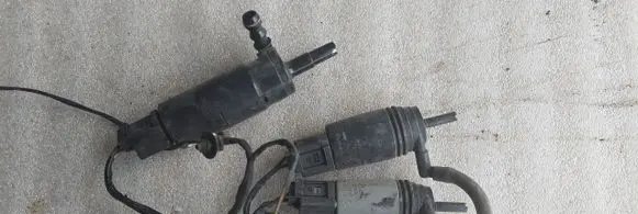 BMW 1 E81 E87 Windscreen/windshield washer pump 8377430
