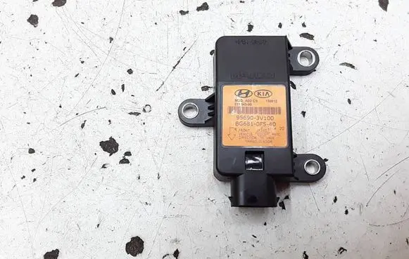 Hyundai i40 ESP acceleration yaw rate sensor 956903V100 BG6810F540 01154500