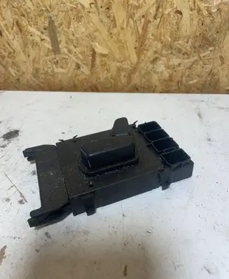 Radiator mount bracket