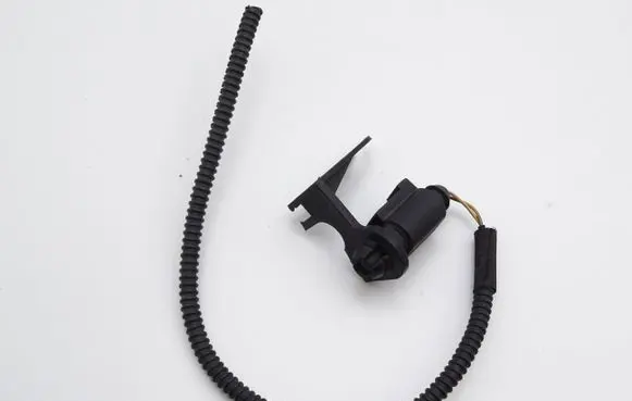 Volkswagen PASSAT B5.5 Outside/exterior temperature sensor 8Z0820535