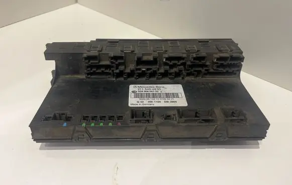 Mercedes-Benz E W211 Fuse module 2115454901 5DK00804725