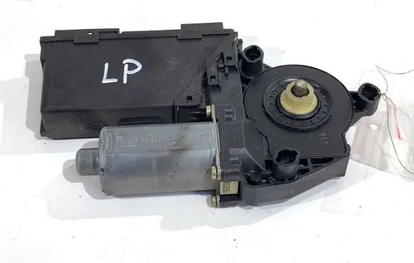 Audi A4 S4 B6 8E 8H Front door window regulator motor 8E1959801B