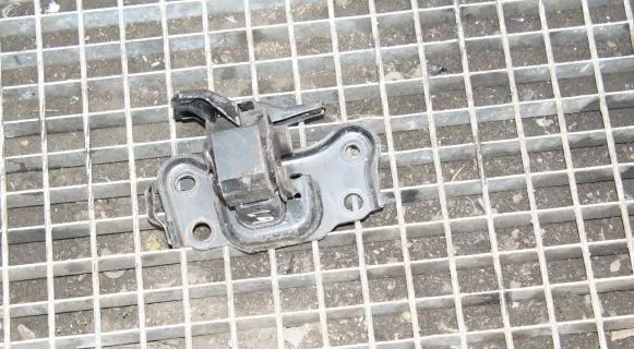 Toyota Auris 150 Engine mount bracket 123720N040