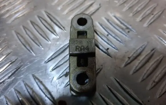 BMW 6 F12 F13 Camshaft holder 22811