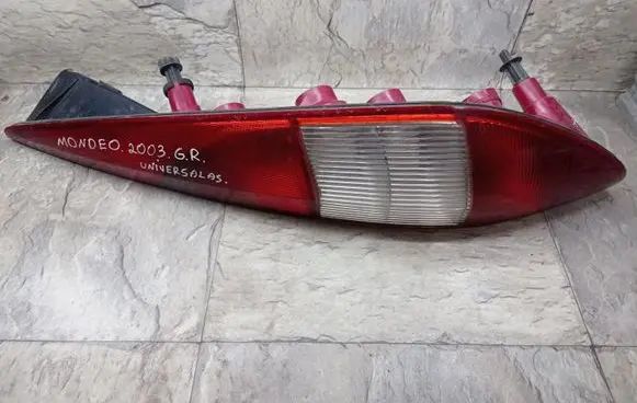 Ford Mondeo Mk III Rear/tail lights 1S7113404C