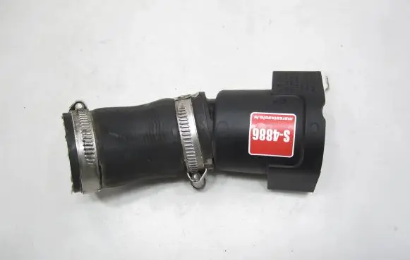 Volkswagen Jetta VI Intercooler hose/pipe 5N0145828E 125092