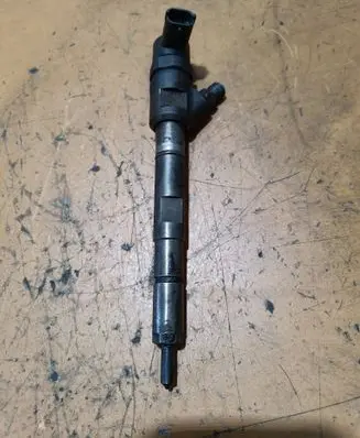 Hyundai H-1, Starex, Satellite Fuel injector 0445110275