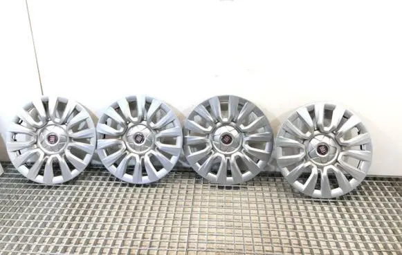 Fiat Tipo R13 wheel hub/cap/trim 