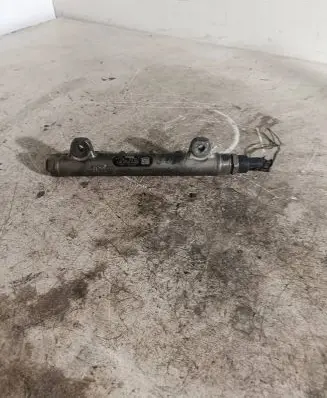 Renault Espace - Grand espace IV Fuel distributor 8200347593 H148037 002949