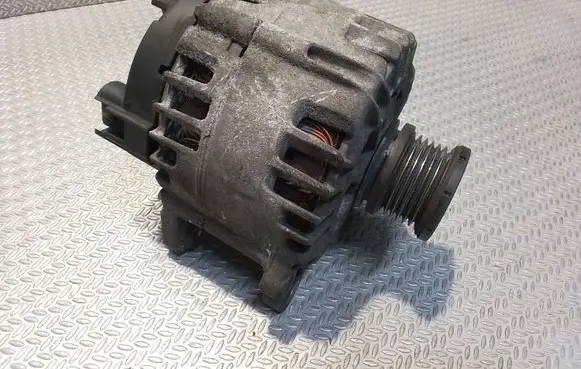 Volkswagen Crafter Generator/alternator 03L903024D