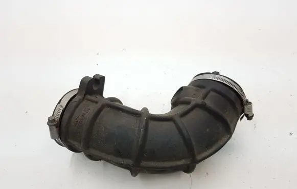 Opel Vectra B Air intake hose/pipe 90572051