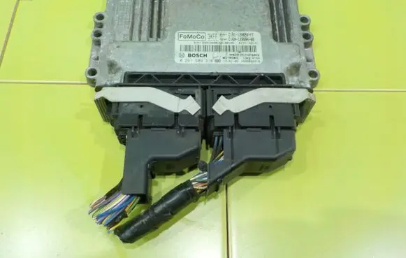 Ford Fiesta Engine control unit/module C1B112A650FF ZP56