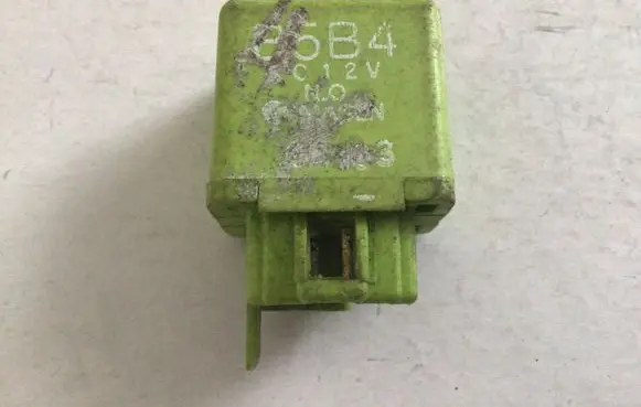 Mazda 323 F Fuel injection pump control unit/module B5B4
