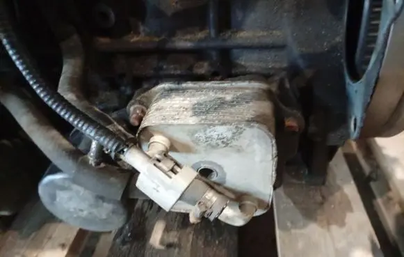 Mazda 3 II Engine oil radiator