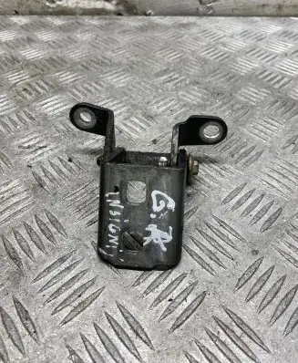 Opel Insignia A Rear door lower hinge a046574