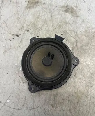 Audi A6 S6 C6 4F Front door speaker 4F0035411