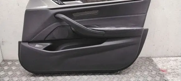 BMW 5 G30 G31 Front door card panel trim 40727771 G579907