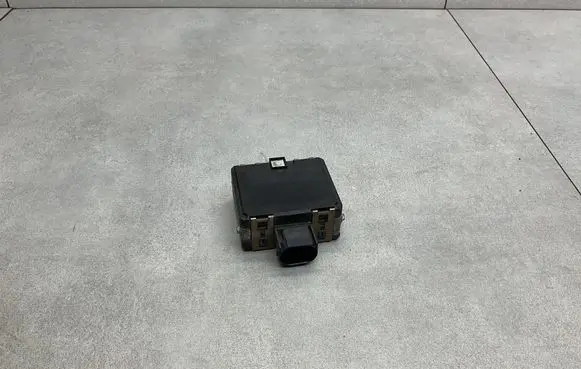 Skoda Superb B8 (3V) Distronic sensor radar 3Q0907561D