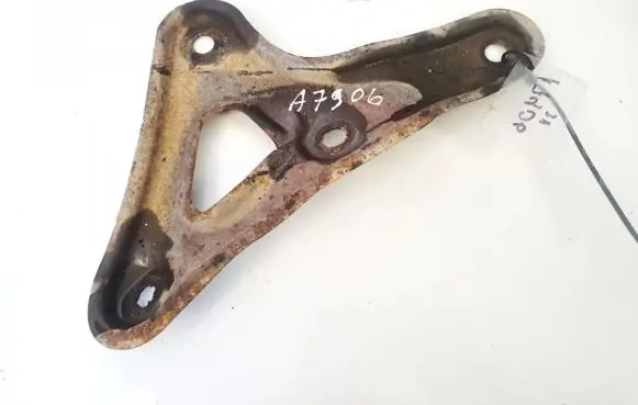 Toyota Corolla Verso AR10 Engine mounting bracket