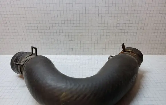 KIA Sorento Coolant pipe/hose 