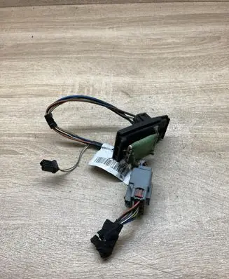 Ford Focus Heater blower motor/fan resistor 3M5H18B647BA 98AG18B604AJ