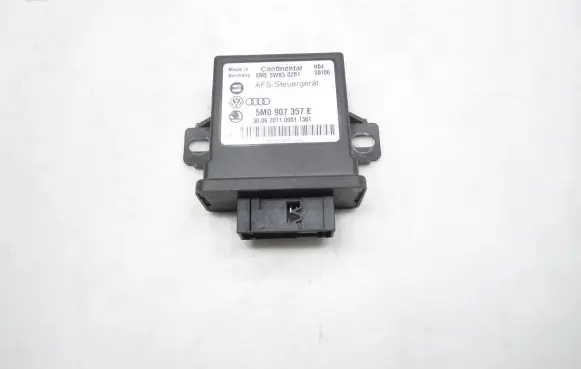 Volkswagen PASSAT B7 Light module LCM 5M0907357E 5WK50281 30062011000111
