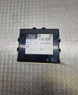 Toyota Avensis T270 Other control units/modules 8999005070 MB2329004030