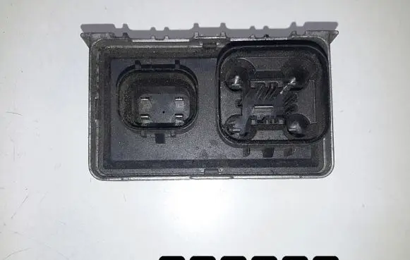 Opel Insignia A Glow plug pre-heat relay 55574293