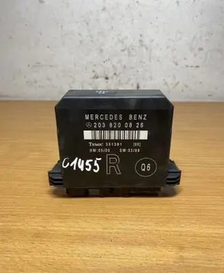 Mercedes-Benz C W203 Central body control module 2038200826 C1455