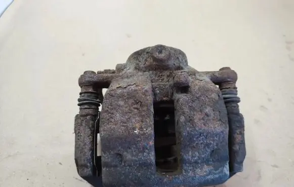 Mercedes-Benz B W245 Front brake caliper