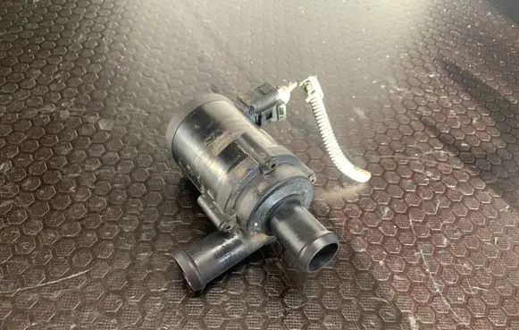 Volkswagen Multivan T5 Webasto circulation pump for autonomous heater 7H0965561 0201945 702074570