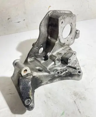 Volvo S60 Fuel pump bracket 31401103