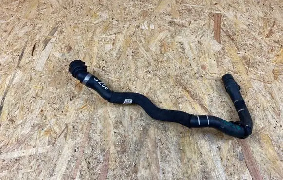BMW 1 F40 Engine coolant pipe/hose 6832801