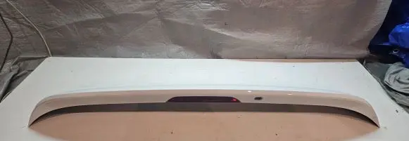 Chrysler Pacifica Tailgate/trunk spoiler 5MW30GW7AE