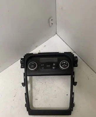 Suzuki SX4 Climate control unit 3951055L00