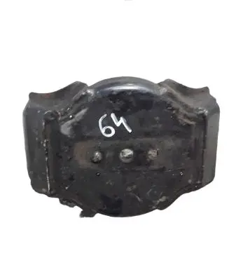 Mitsubishi Pajero Engine mounting bracket