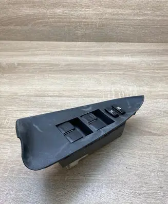 Toyota RAV 4 (XA30) Electric window control switch 7423242070