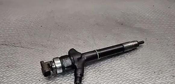 Toyota Corolla Verso AR10 Fuel injector 236700R050